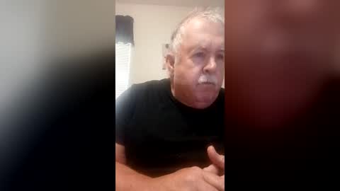 Snapshot of bigeoo76 chatting on 25, 7, 2026 bigeoo76 online show from 25, 7, 2026