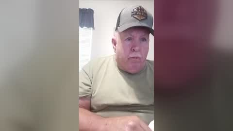Snapshot of bigeoo76 chatting on 2, 8, 2026 bigeoo76 online show from 2, 8, 2026