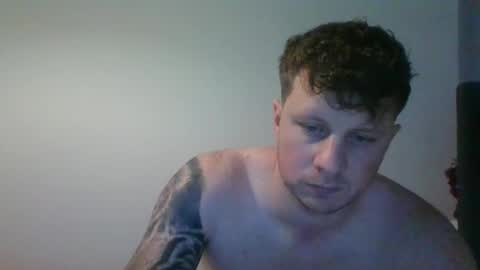 Snapshot of biggaz86 chatting on 1, 12, 2025 biggaz86 online show from 1, 12, 2025