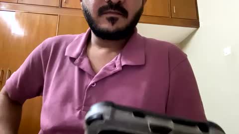 bighandsomesatisfy online show from 18, 1, 2025