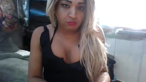 Shemale Anna online show from 4, 3, 2026