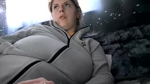 bigtitslala online show from 27, 10, 2025