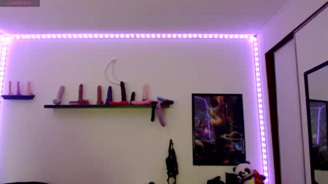 Nichole lights online show from 27, 3, 2026