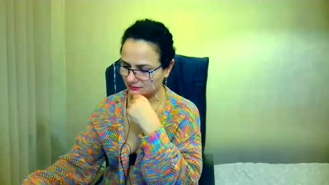 Snapshot of bililay chatting on 16, 1, 2025 DOM NIKA online show from 16, 1, 2025