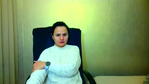 Snapshot of bililay chatting on 4, 2, 2025 DOM NIKA online show from 4, 2, 2025