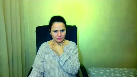 Snapshot of bililay chatting on 8, 2, 2025 DOM NIKA online show from 8, 2, 2025