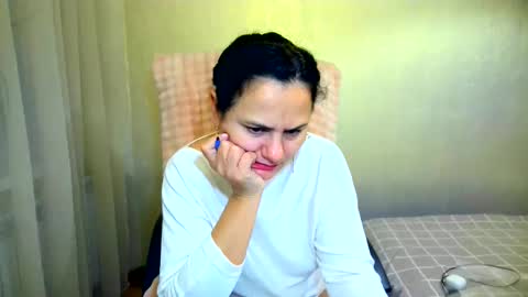 Snapshot of bililay chatting on 9, 11, 2025 DOM NIKA online show from 9, 11, 2025