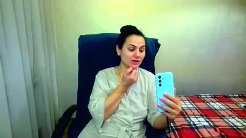 Snapshot of bililay chatting on 20, 12, 2025 DOM NIKA online show from 20, 12, 2025