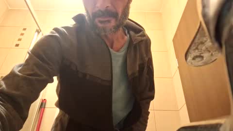 Snapshot of bisexdadd chatting on 1, 12, 2024 bisexdadd online show from 1, 12, 2024