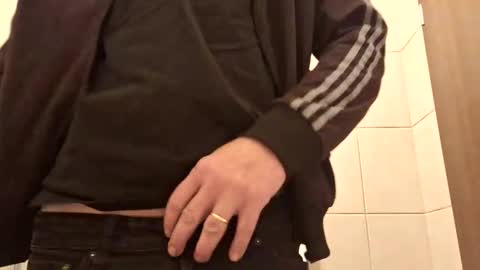 Snapshot of bisexdadd chatting on 5, 12, 2025 bisexdadd online show from 5, 12, 2025