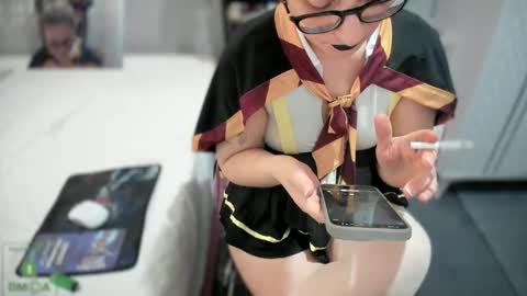 bisex woman online show from 19, 12, 2025