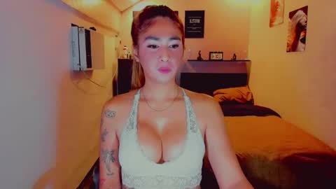 Snapshot of bitchcommanderstella chatting on 23, 4, 2026 3 online show from 23, 4, 2026