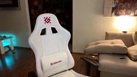 Ann Braslowsky online show from 17, 1, 2025