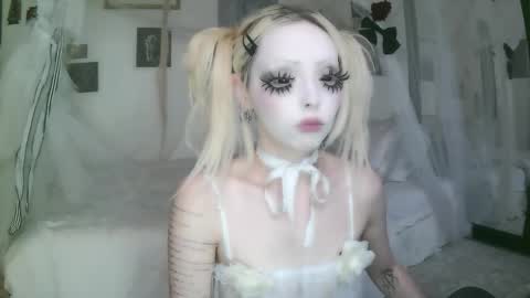 vampire fang  online show from 19, 3, 2026