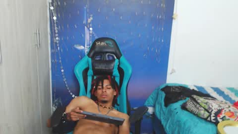 Black online show from 4, 1, 2025