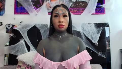 Snapshot of black_eyestattoo chatting on 29, 10, 2025 karenth soto online show from 29, 10, 2025