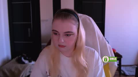 Sasha and Bella online show from 11, 10, 2025