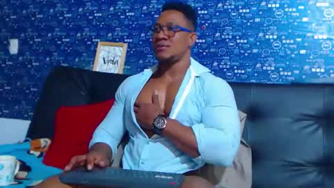 duglas online show from 22, 10, 2025