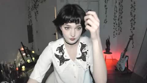 Ella online show from 23, 12, 2025