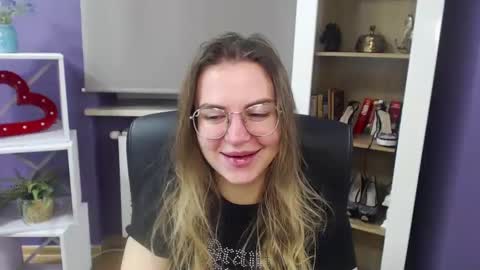 Z O E Y online show from 11, 1, 2025