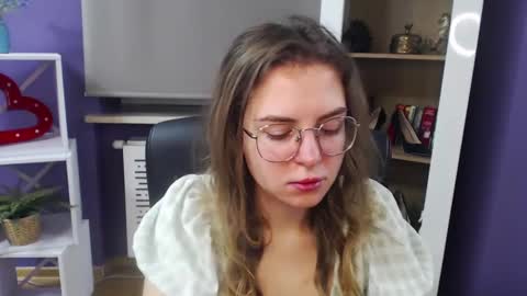 Z O E Y online show from 22, 1, 2025