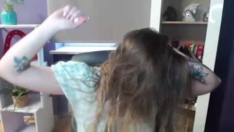 Z O E Y online show from 19, 2, 2025