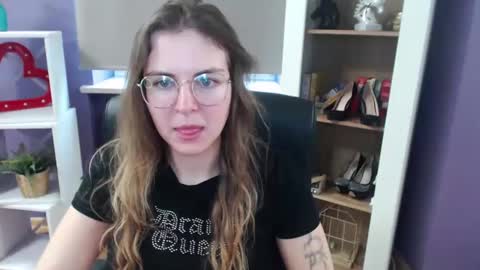 Z O E Y online show from 3, 3, 2025