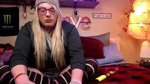 Blakely Morningstar   online show from 26, 2, 2025