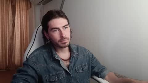 Snapshot of blakesedon13 chatting on 21, 10, 2025  BlakeSedon  online show from 21, 10, 2025