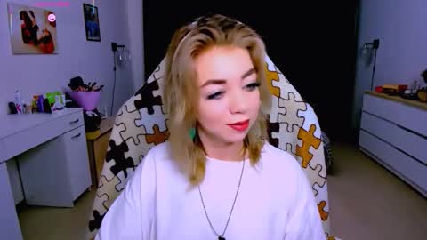 Nicole online show from 15, 9, 2025