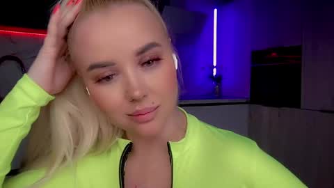 Lana online show from 25, 1, 2025