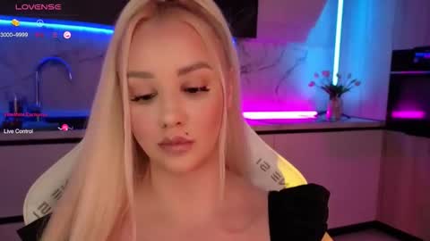 Lana online show from 24, 10, 2025