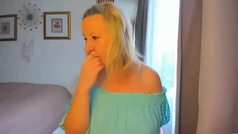 Nicole online show from 28, 1, 2025