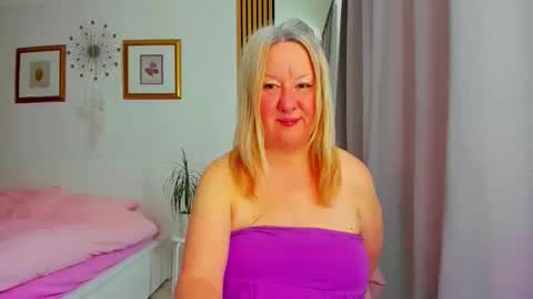 Nicole online show from 28, 3, 2026