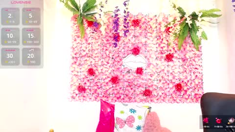 blonde_squirt_ online show from 11, 1, 2025