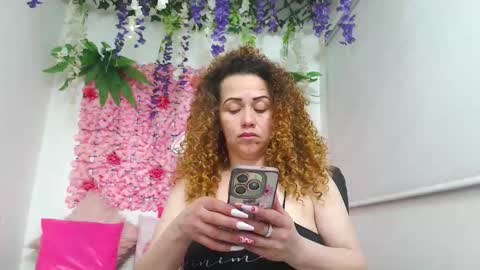 blonde_squirt_ online show from 15, 12, 2025