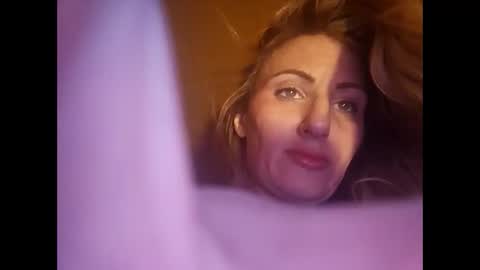 Gia  online show from 10, 1, 2025