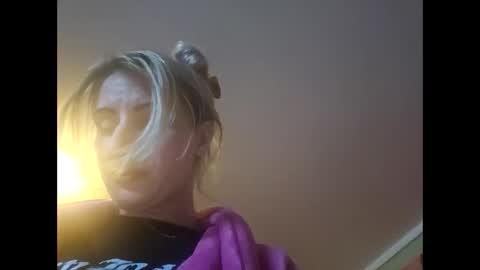 Gia  online show from 20, 1, 2025