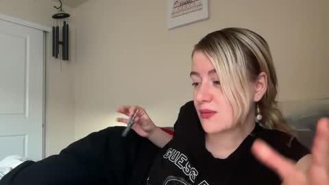 Snapshot of blondebunny999 chatting on 27, 2, 2026 blondebunny999 online show from 27, 2, 2026