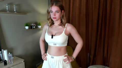 Snapshot of blondensinful chatting on 31, 5, 2026 blondensinful online show from 31, 5, 2026