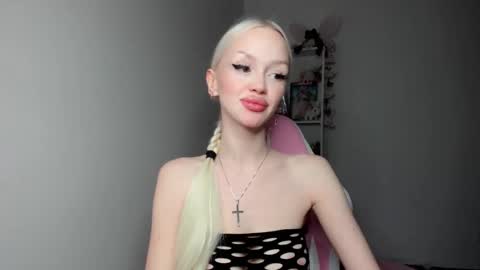 Elisa online show from 27, 2, 2025