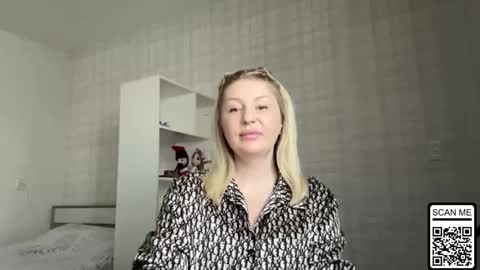 blondie_xoxoxo online show from 6, 3, 2026