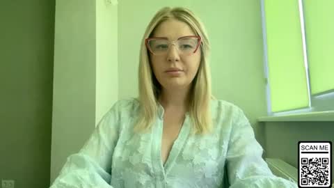 Snapshot of blondie_xoxoxo chatting on 10, 7, 2026 blondie_xoxoxo online show from 10, 7, 2026