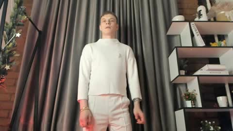 Snapshot of blondvibe chatting on 15, 4, 2026 Alik online show from 15, 4, 2026