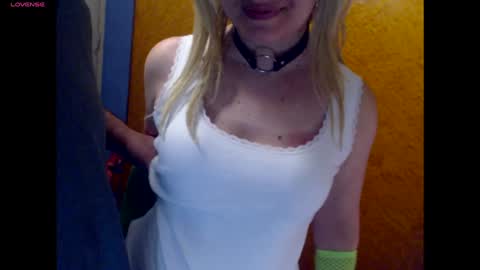 Snapshot of blontsex chatting on 8, 12, 2024 Blontsex online show from 8, 12, 2024