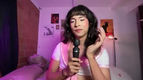 Bella Bloom ts online show from 16, 4, 2026