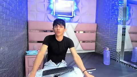 blueestar03 online show from 18, 12, 2024