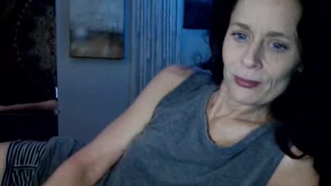 Blueeyedlie online show from 12, 2, 2026