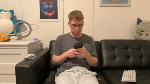 Snapshot of blueeyedtallguy chatting on 16, 12, 2024 blueeyedtallguy online show from 16, 12, 2024