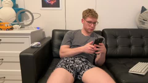 Snapshot of blueeyedtallguy chatting on 16, 12, 2024 blueeyedtallguy online show from 16, 12, 2024